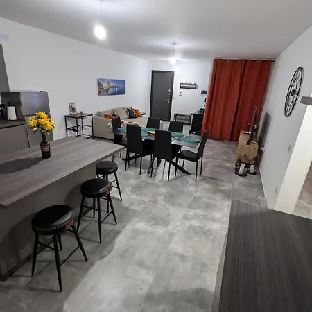 New Close To Promenade Apartment